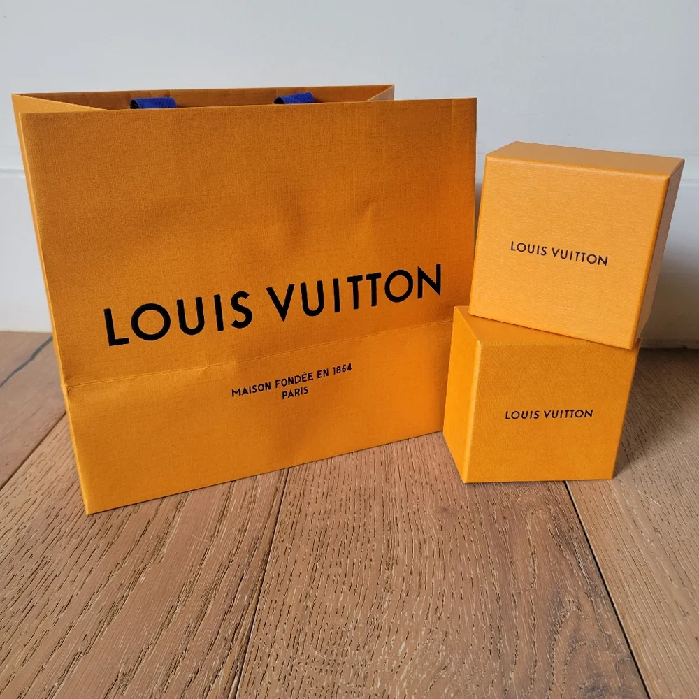 π― AUTHENTIC β¨οΈ Louis Vuitton Empty MINI Gift Boxes and Ribbon Set π - Picture 11 of 13